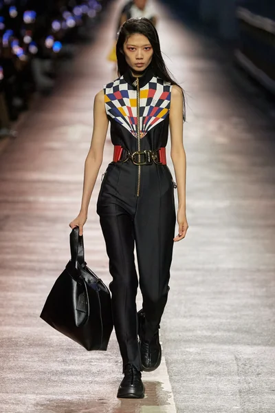 Look 5